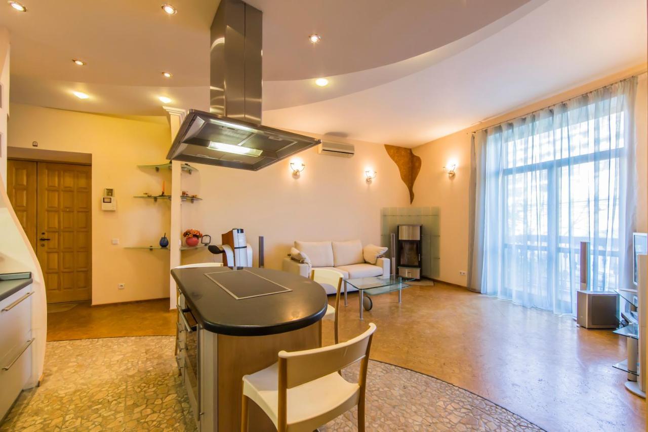 كييف 3-Room Apartments On Khreshchatyk. Building With Star المظهر الخارجي الصورة