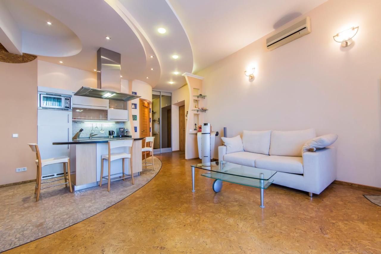 كييف 3-Room Apartments On Khreshchatyk. Building With Star المظهر الخارجي الصورة