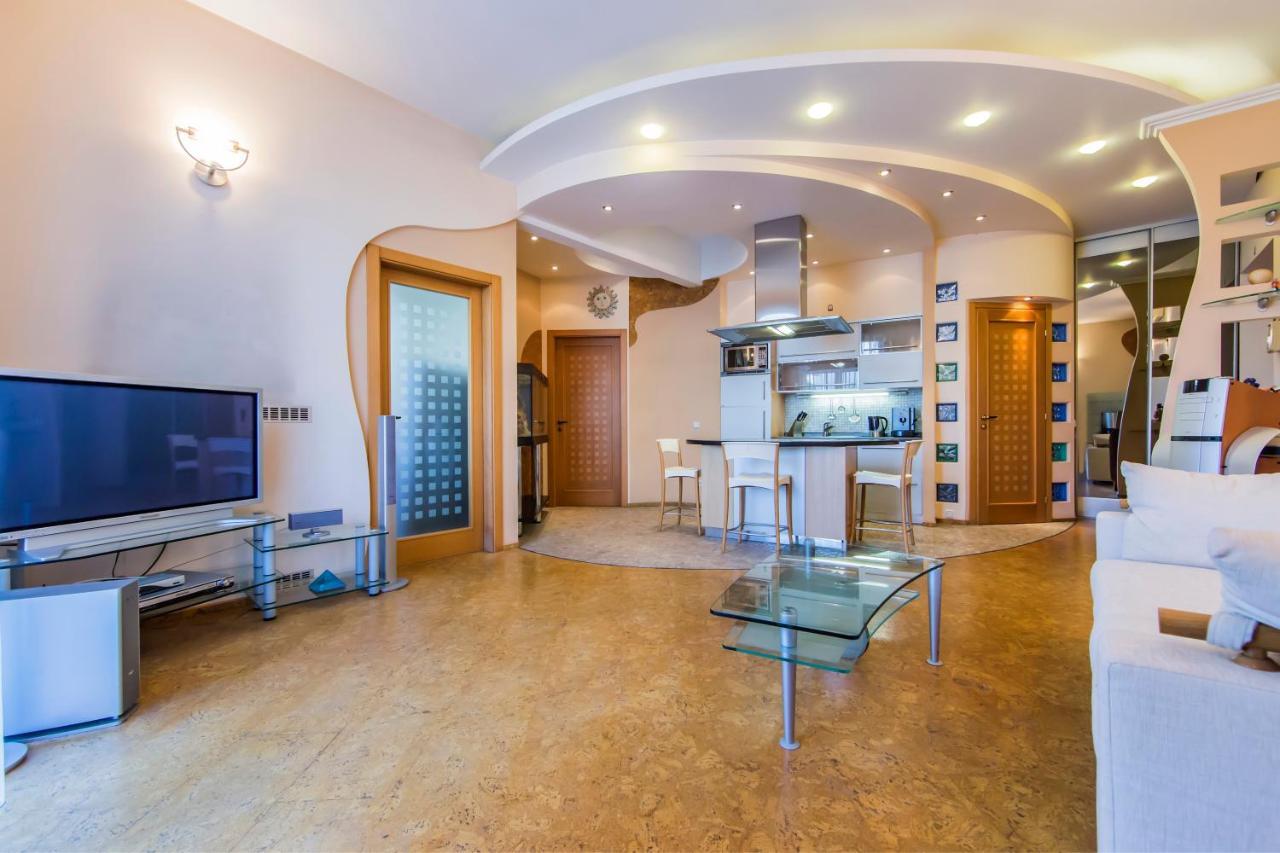 كييف 3-Room Apartments On Khreshchatyk. Building With Star المظهر الخارجي الصورة