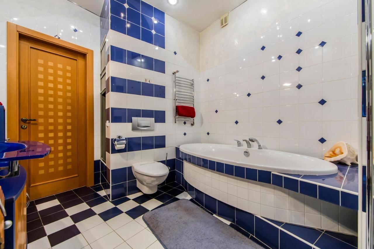 كييف 3-Room Apartments On Khreshchatyk. Building With Star المظهر الخارجي الصورة
