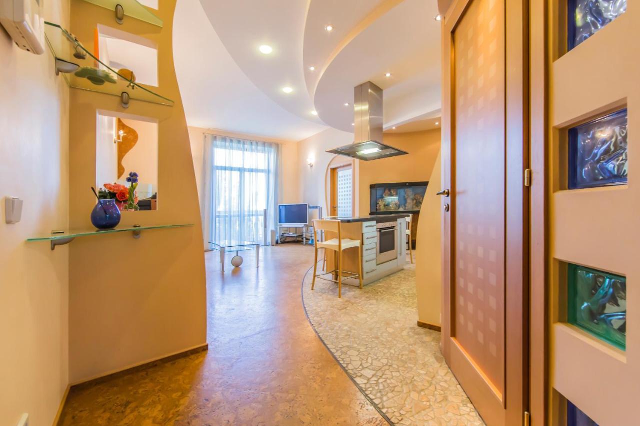 كييف 3-Room Apartments On Khreshchatyk. Building With Star المظهر الخارجي الصورة