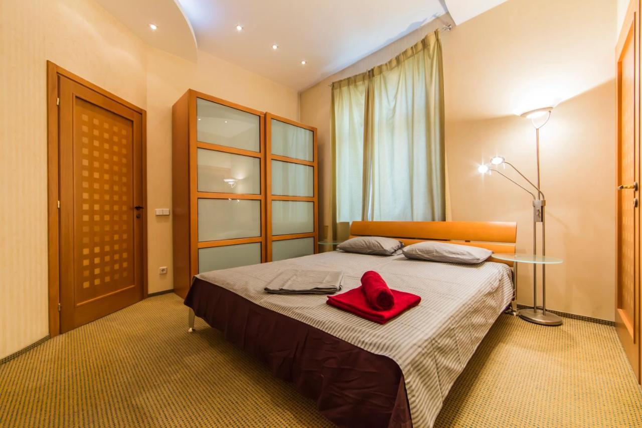 كييف 3-Room Apartments On Khreshchatyk. Building With Star المظهر الخارجي الصورة